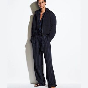 Vince Dobby stripe high waist wide leg belted pants size 0 Navy blue
